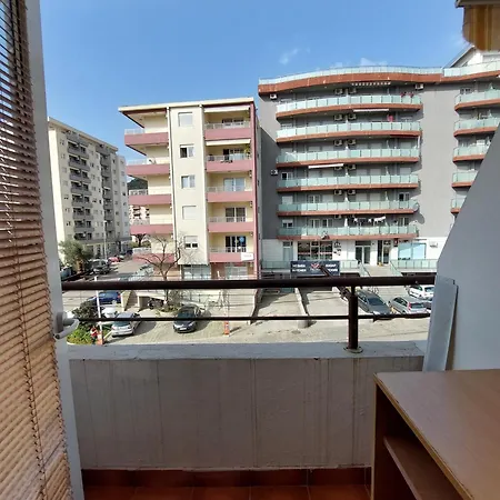 Appartement Two-bedroom With Parking *